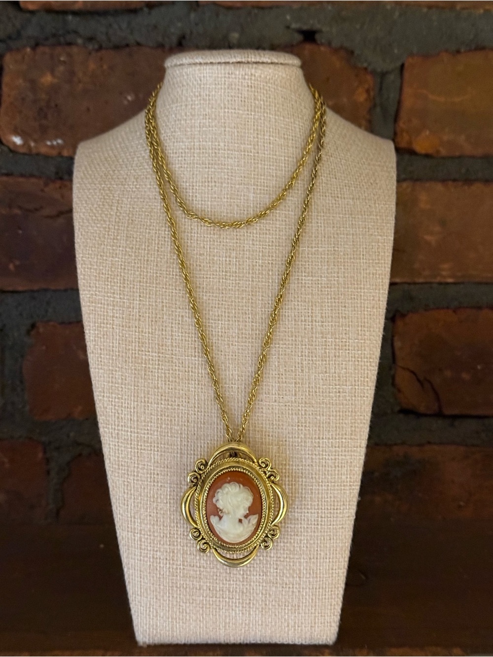 Vintage Cameo Scented Compact Necklace 26” By Max Factor